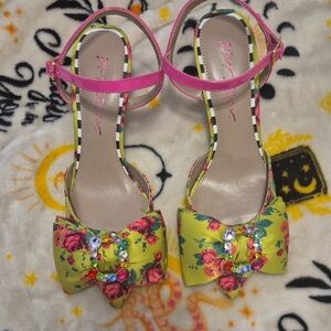 BETSEY JOHNSON Floral Bow Heels with Pink Straps
